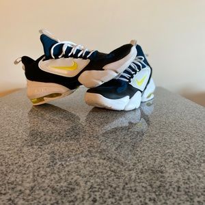 Nike Air Max Alpha Savage